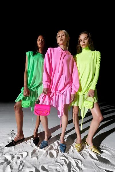 Look 19